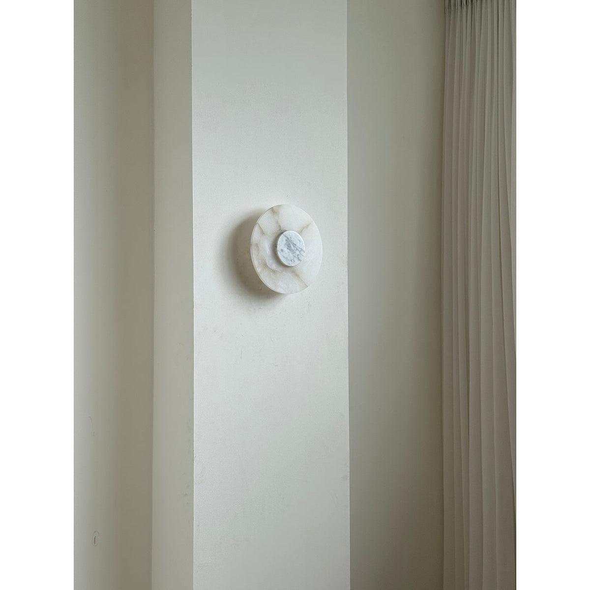 Rauduvyi Modern Minimalist Alabaster Wall Lamp