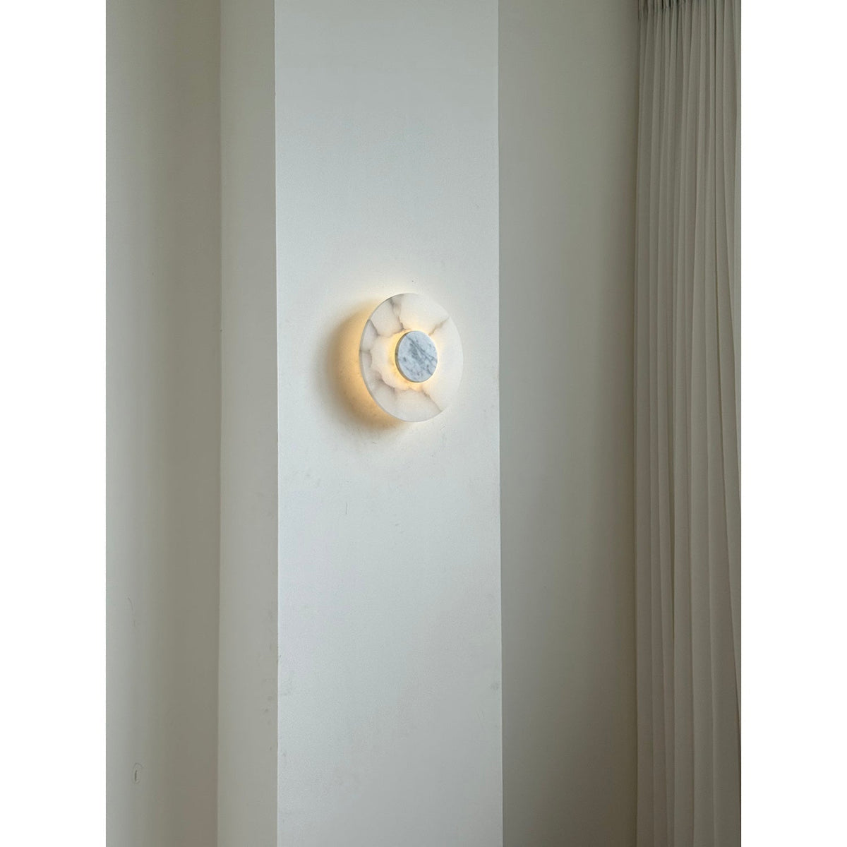 Rauduvyi Modern Minimalist Alabaster Wall Lamp