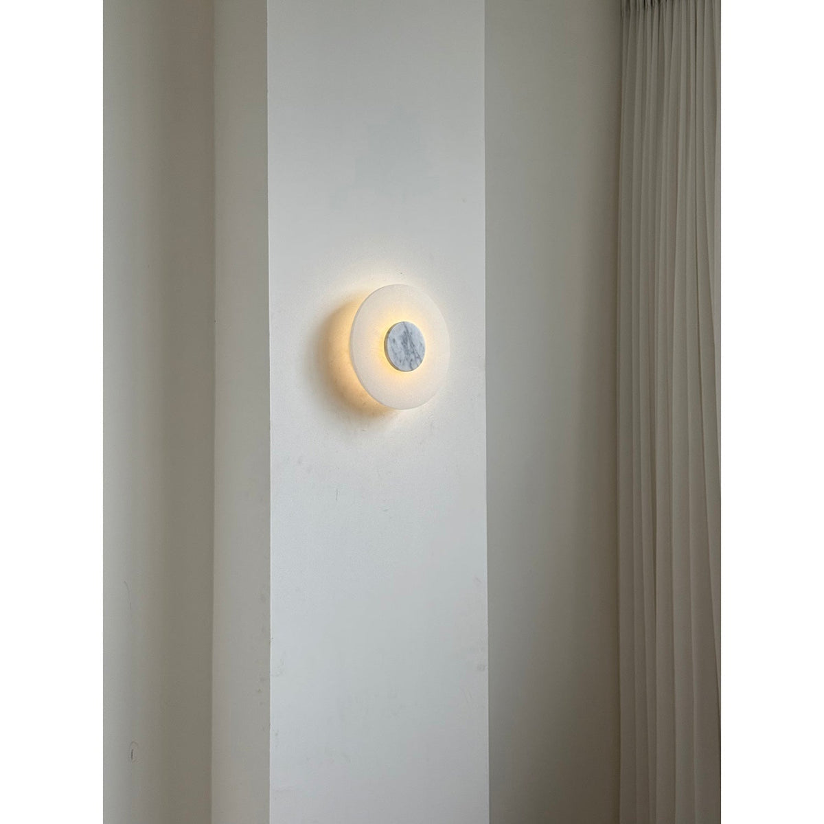 Rauduvyi Modern Minimalist Alabaster Wall Lamp