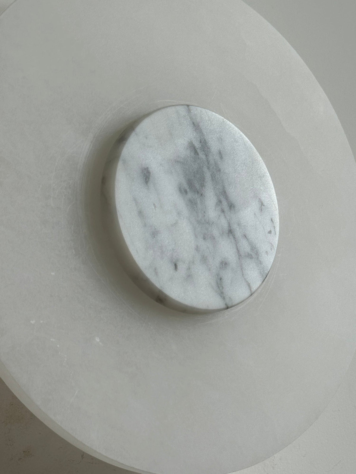 Rauduvyi Modern Minimalist Alabaster Wall Lamp