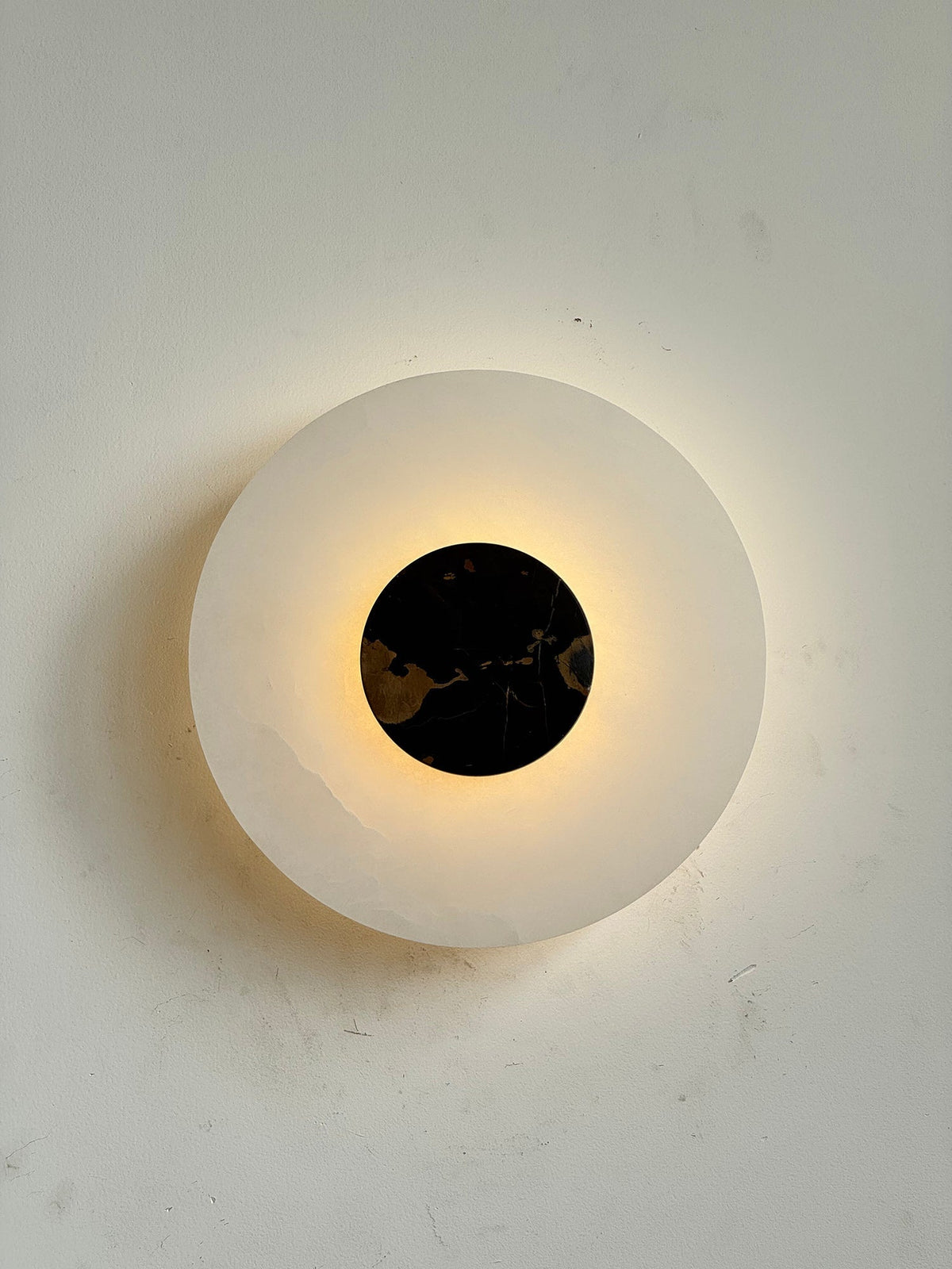 Rauduvyi Modern Minimalist Alabaster Wall Lamp