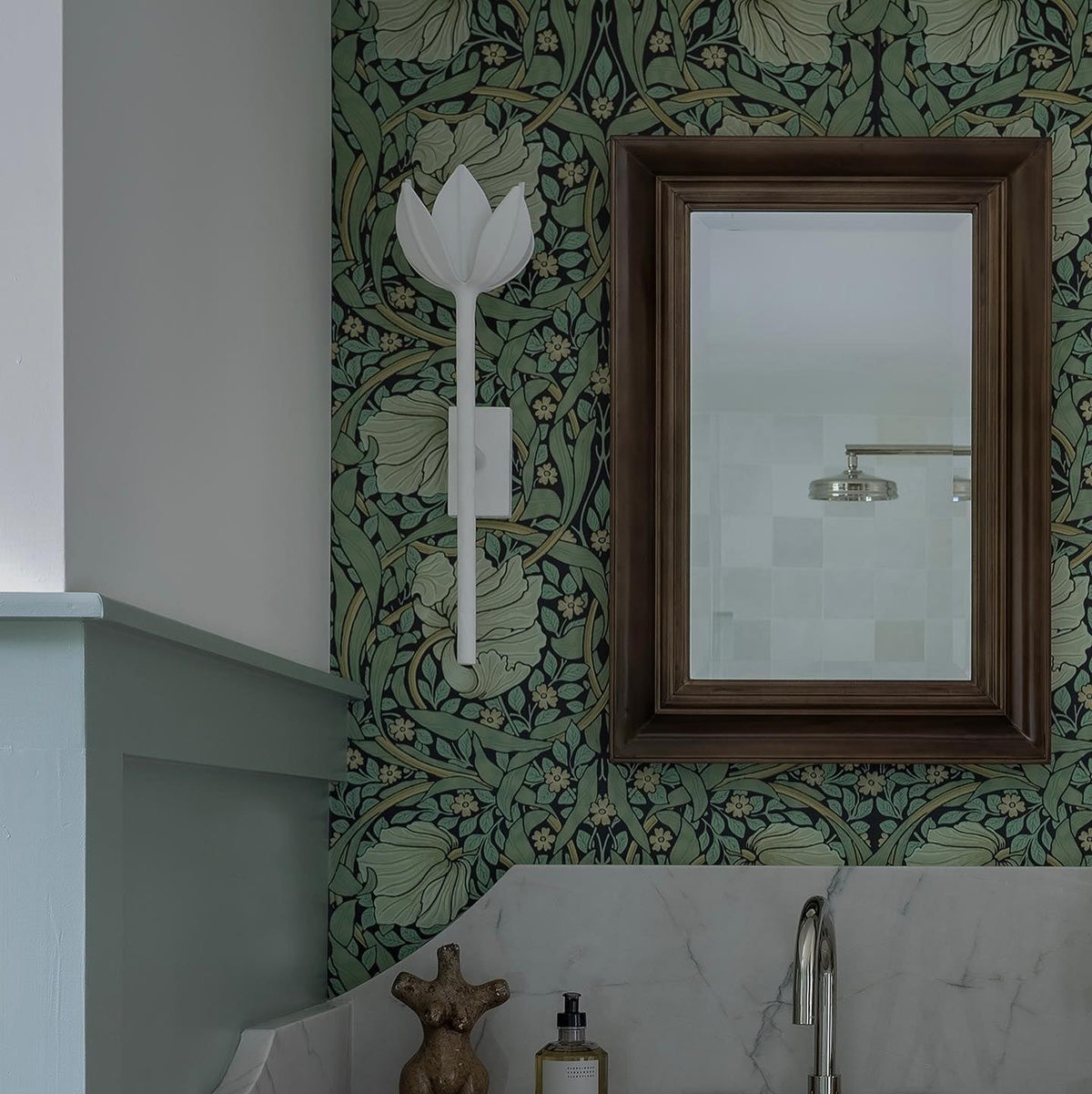Nerissa Wall Lamp Flower