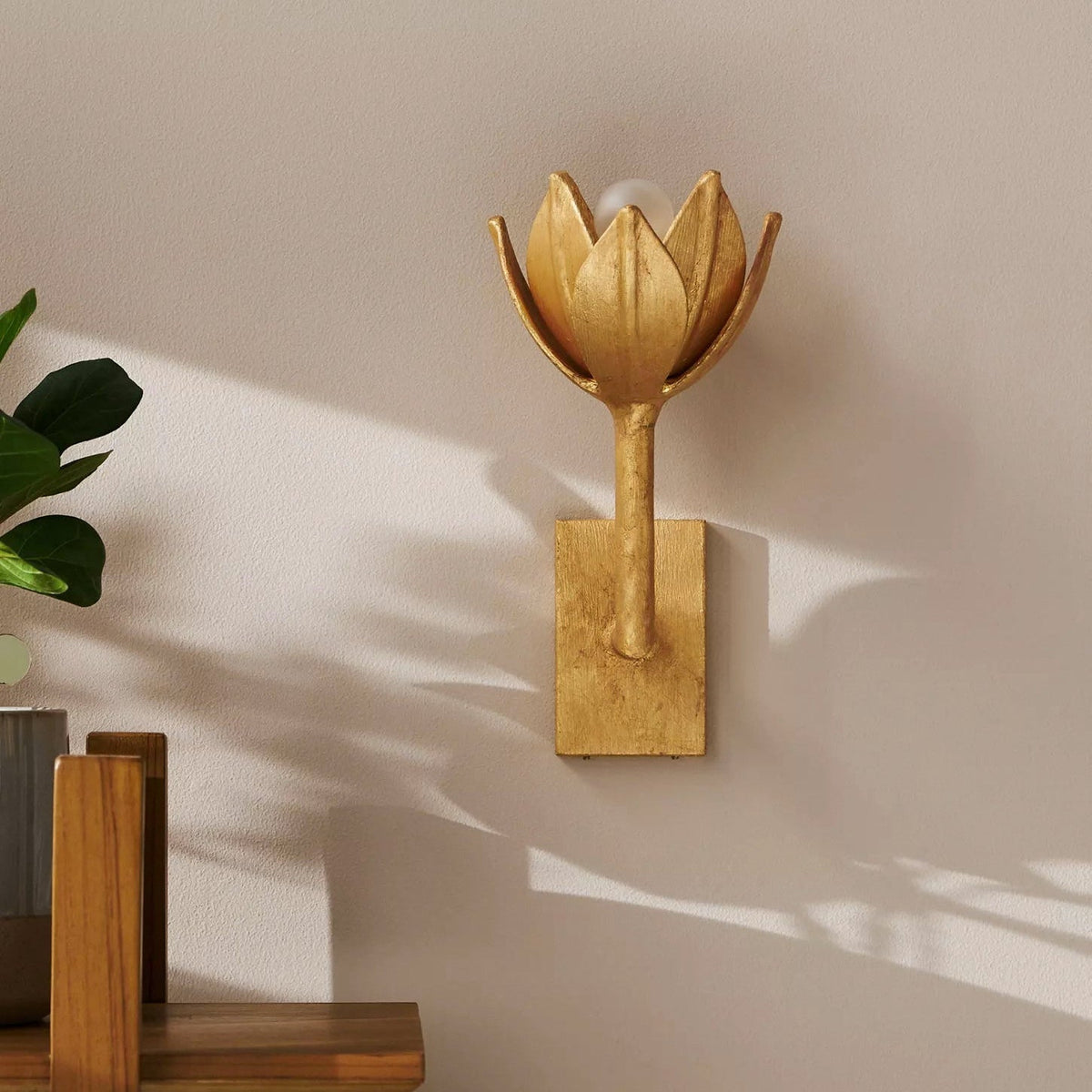 Nerissa Wall Lamp Flower
