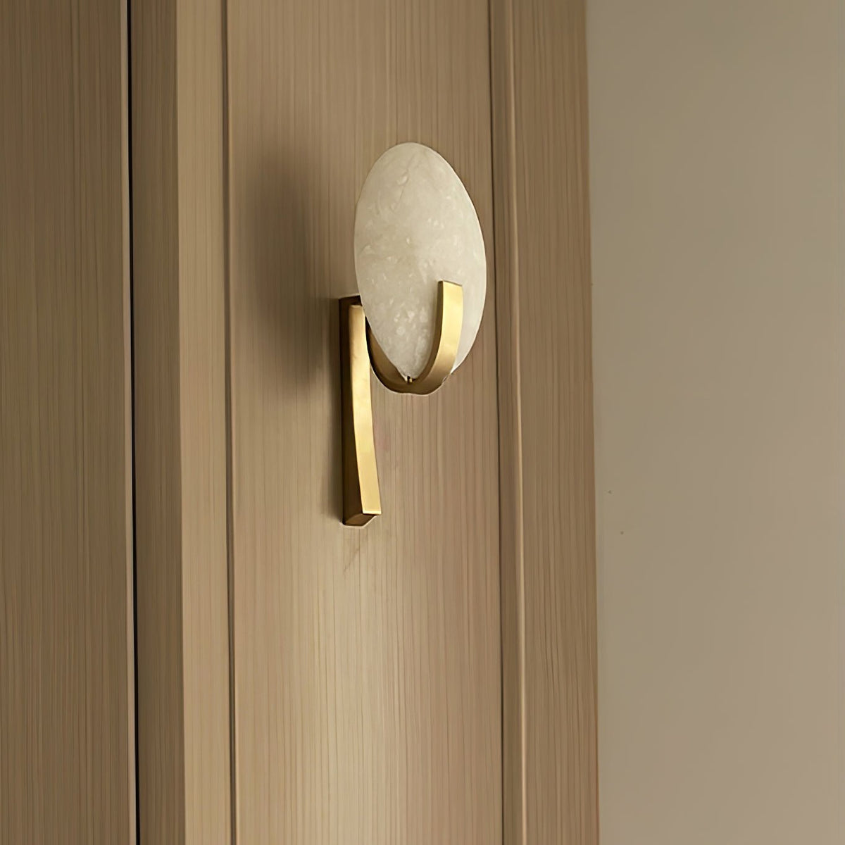Nivaeria Modern Alabaster Wall Lamp