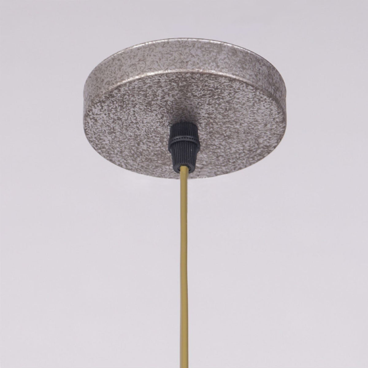 Yrvuvyi Modern Minimalist Industrial Metal Pendant Light