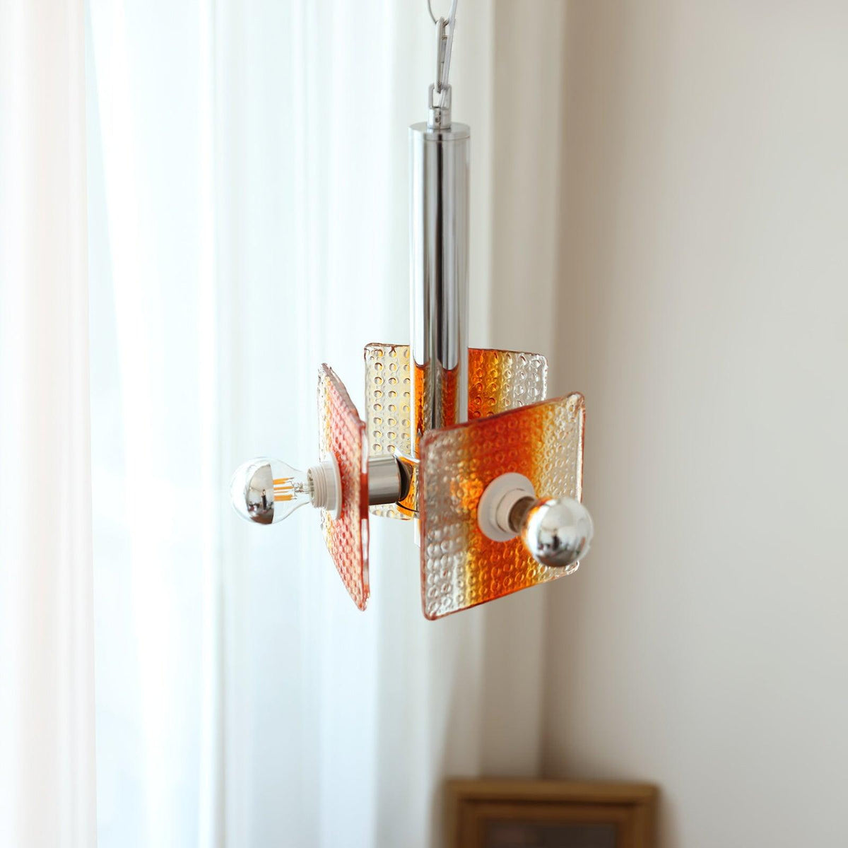 Vesk Glass Elegant Pendant Light