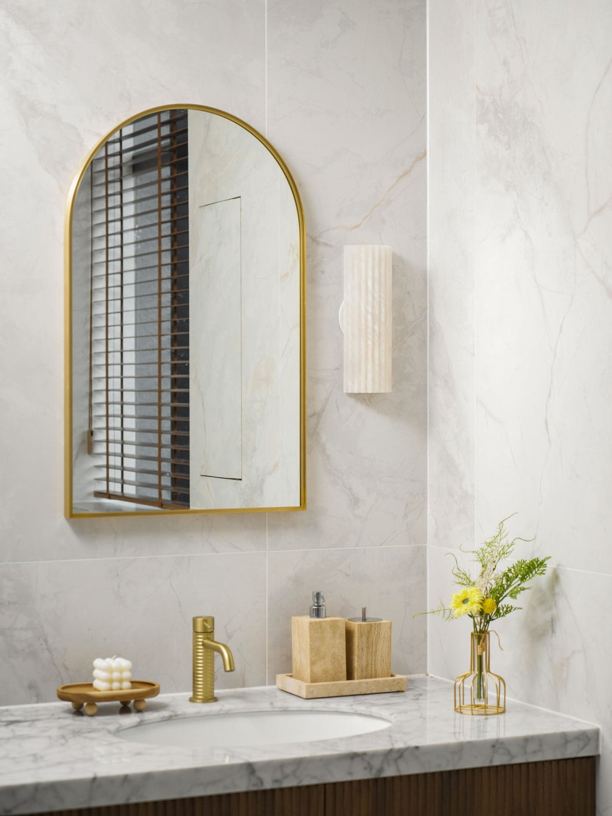Bikel Alabaster Indoor Wall Light