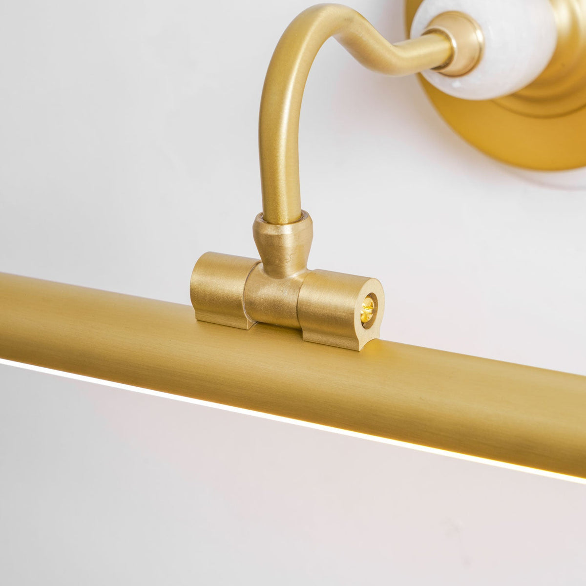 Kelin Art Linear Indoor Wall Light