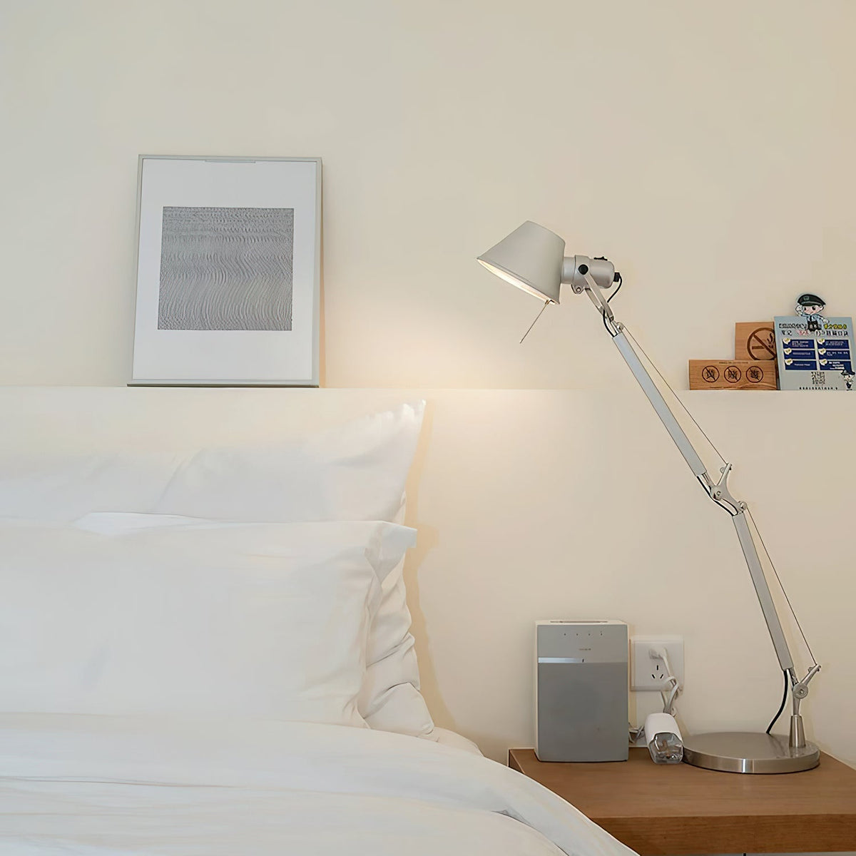 Haivo Articulated Aluminum Table Lamp