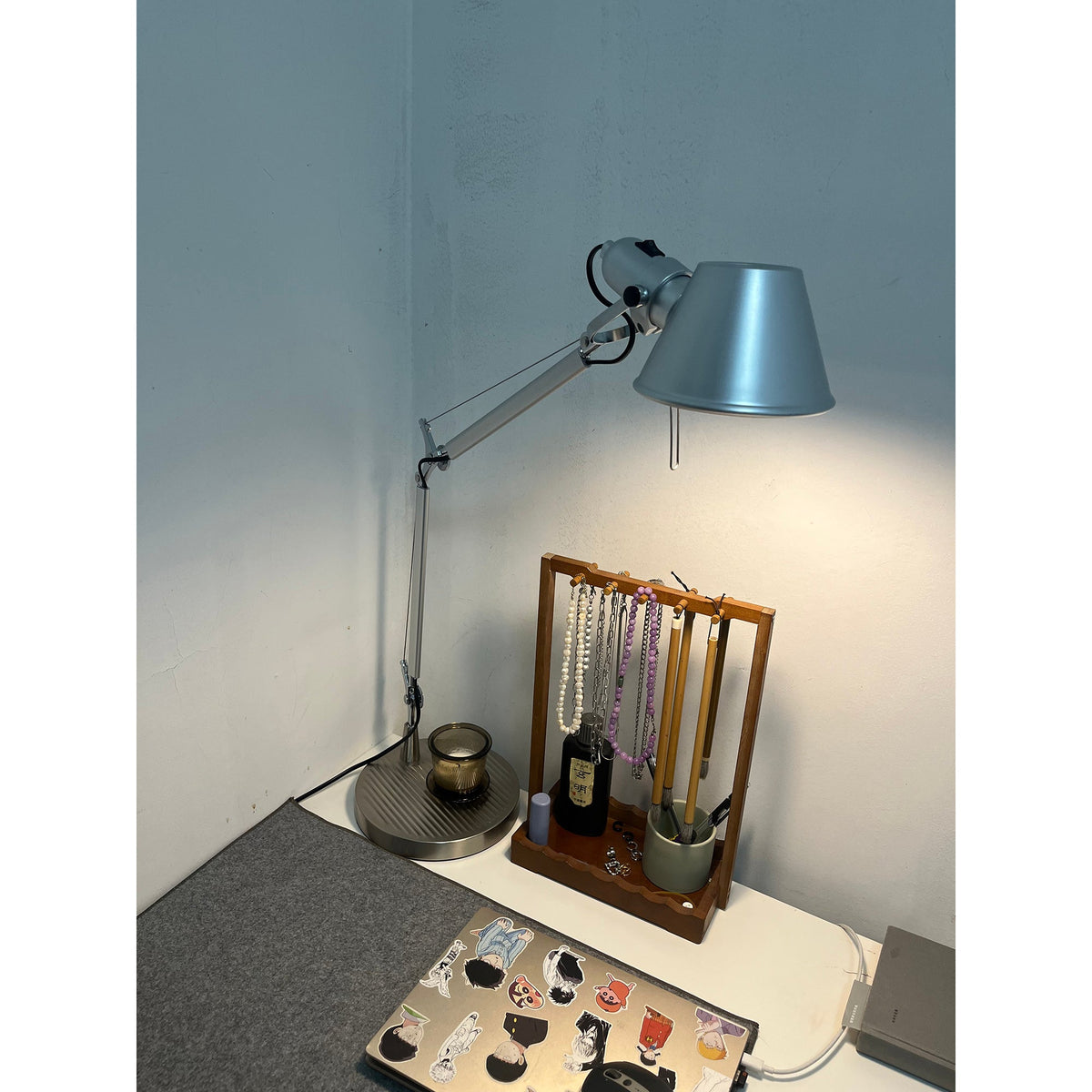 Haivo Articulated Aluminum Table Lamp