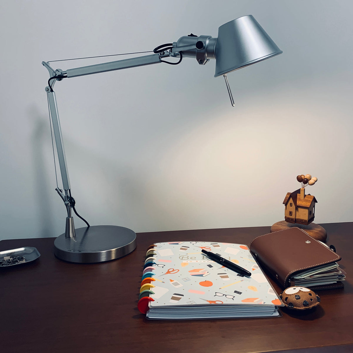 Haivo Articulated Aluminum Table Lamp