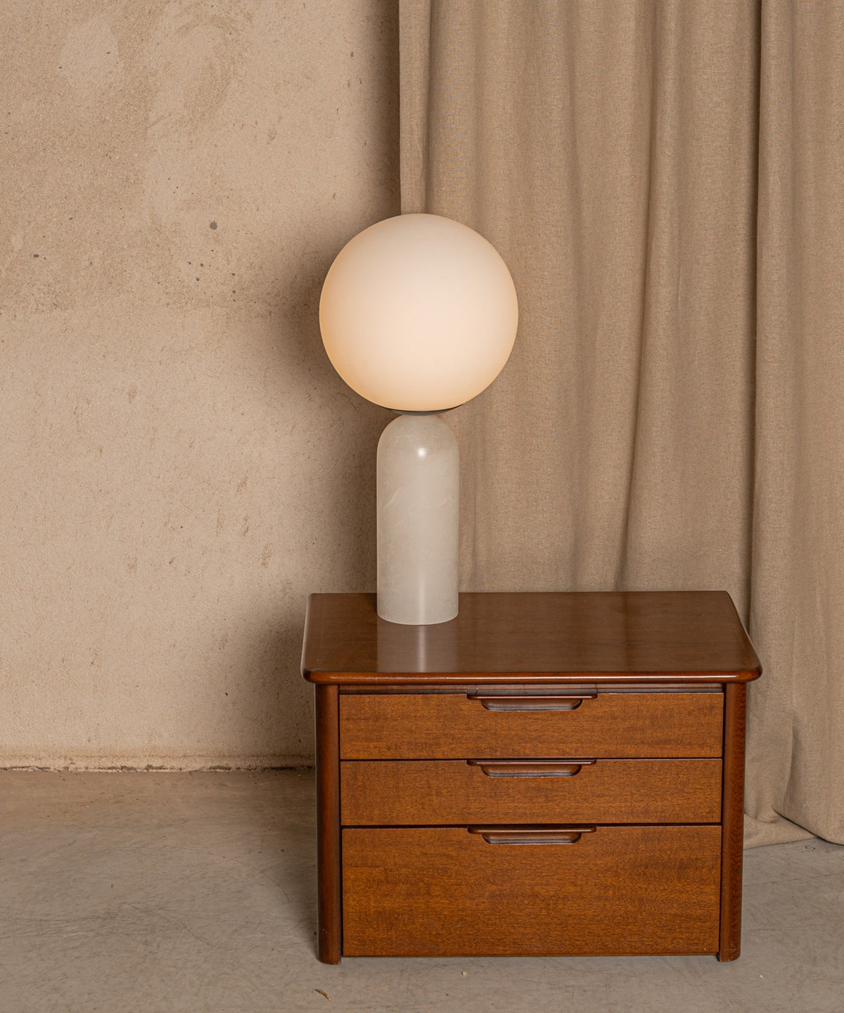 Velineria Table Lamp