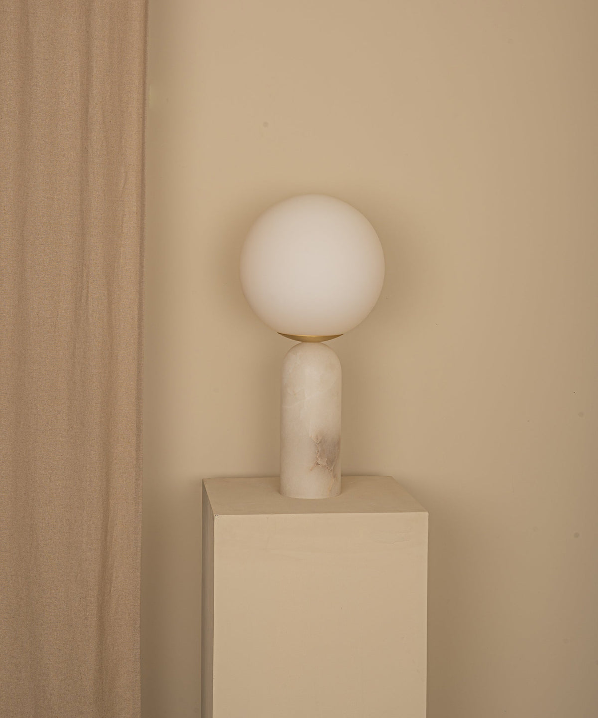 Velineria Table Lamp