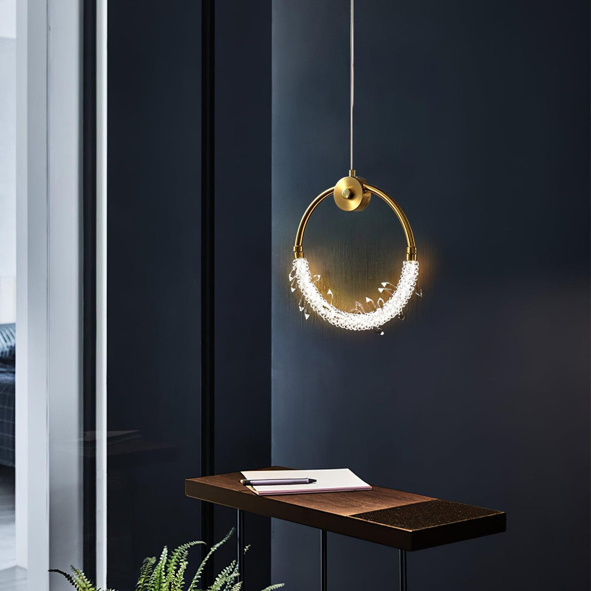 Lustre Elegant Crystal Pendant Light
