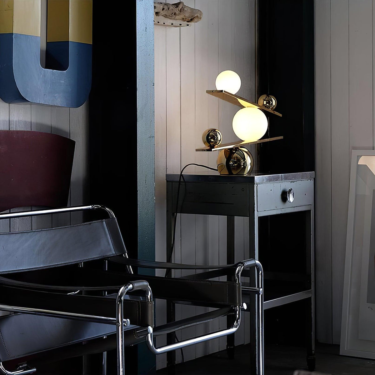 Usilus Table Lamp