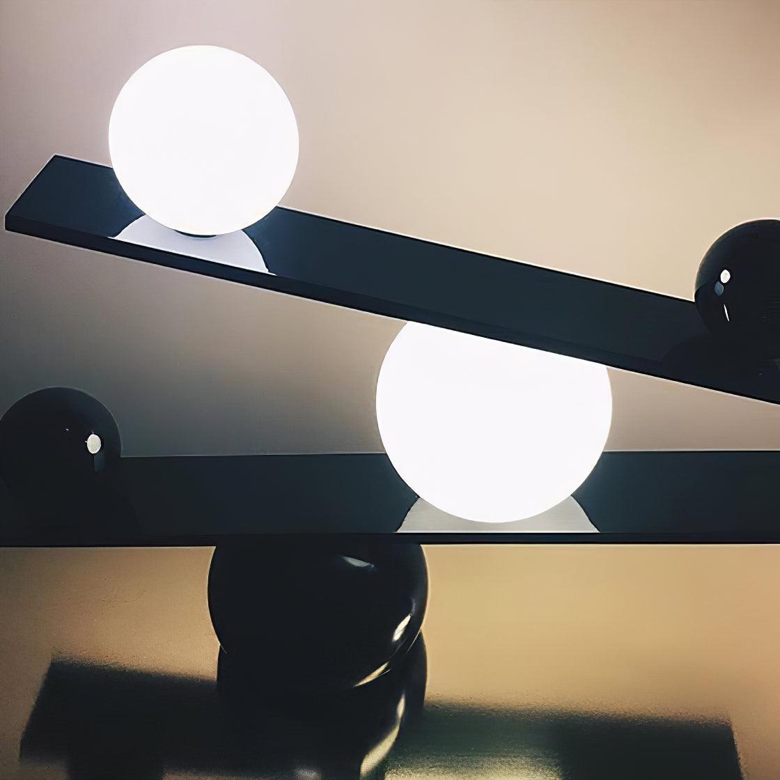 Usilus Table Lamp