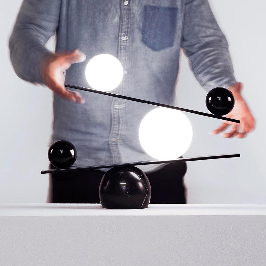 Usilus Table Lamp
