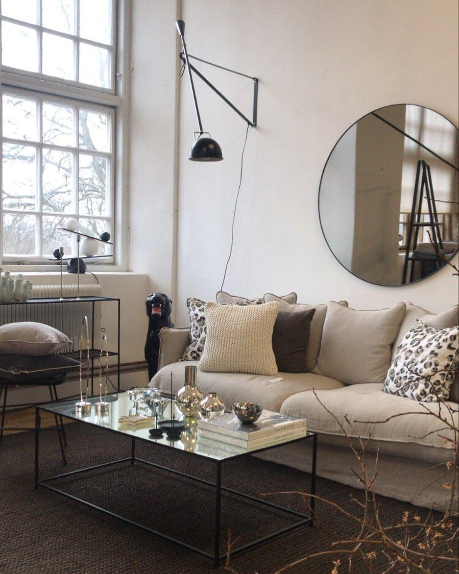 Usilus Table Lamp