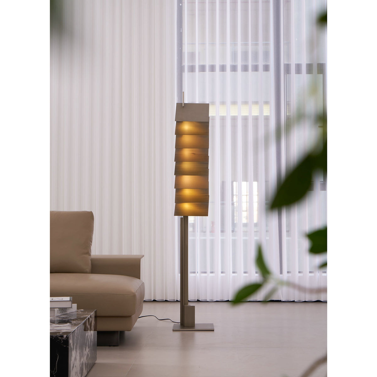 Virauena Floor Lamp