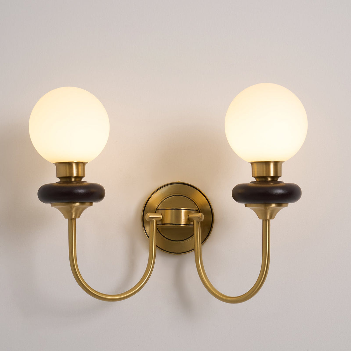 Elvalora Wall Lamp Premium Nordic Art Walnut Glass