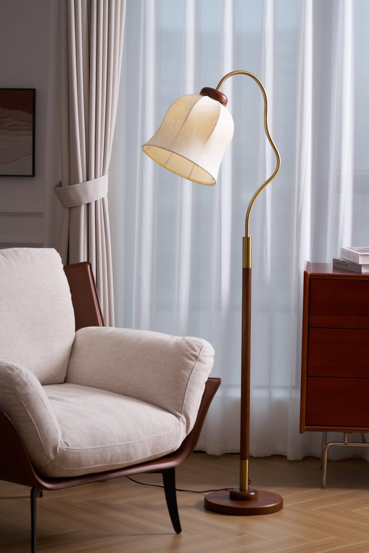 Elveielle Classic Wood Floor Lamp