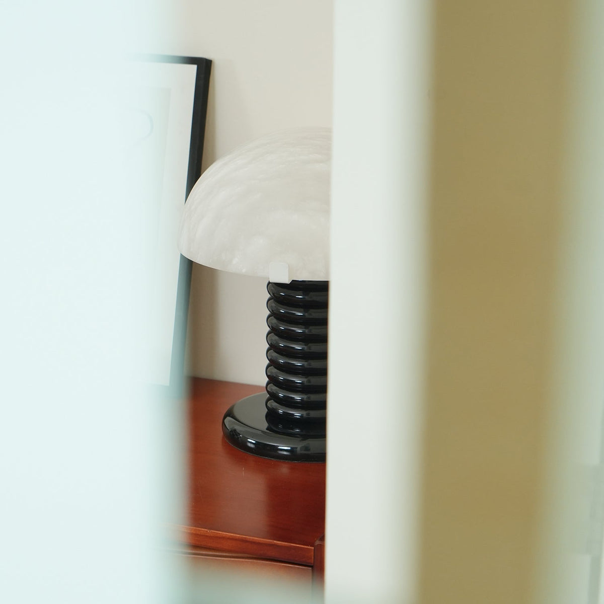 Teriorina Table Lamp