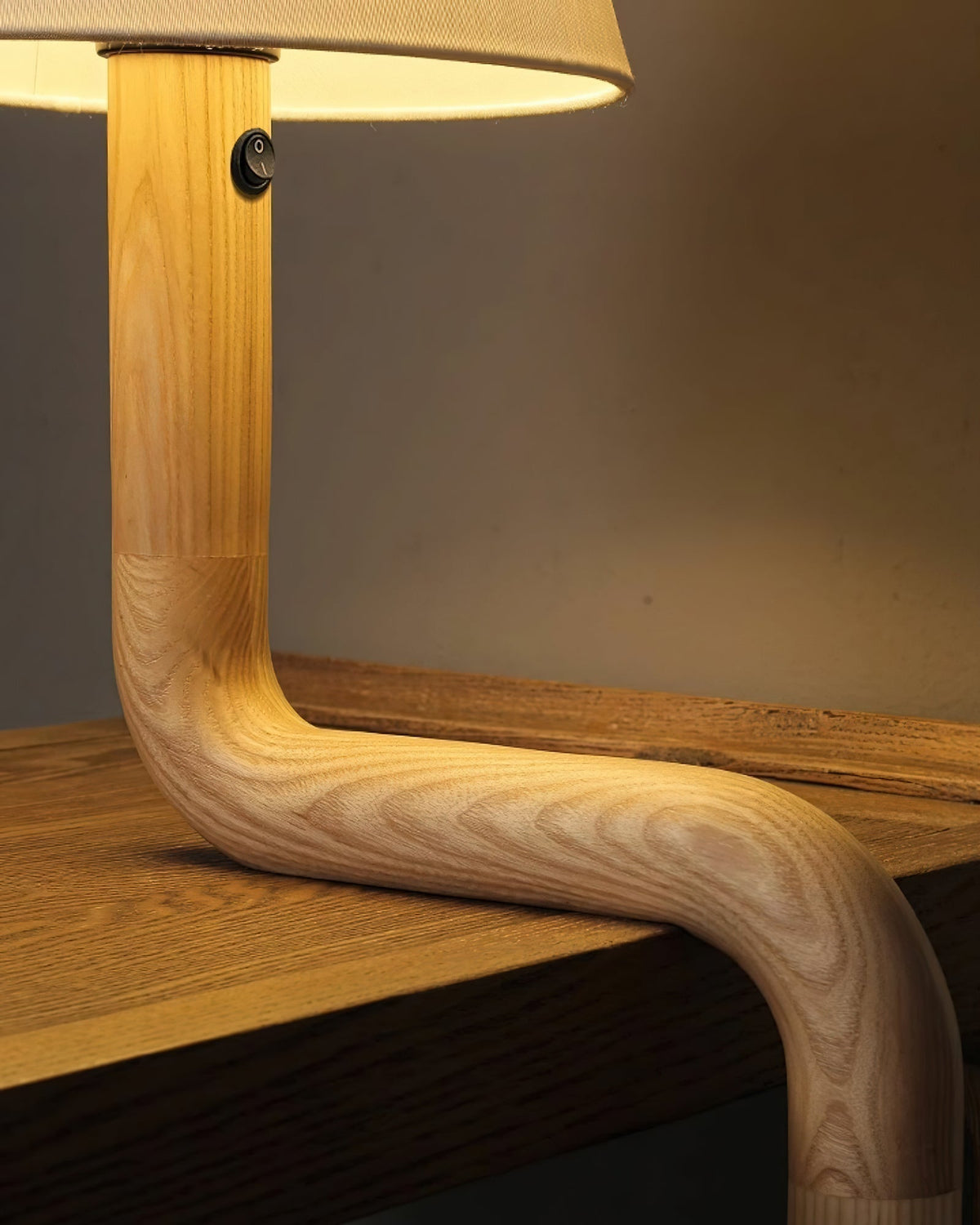 Syleielle Bend Wood Table Lamp