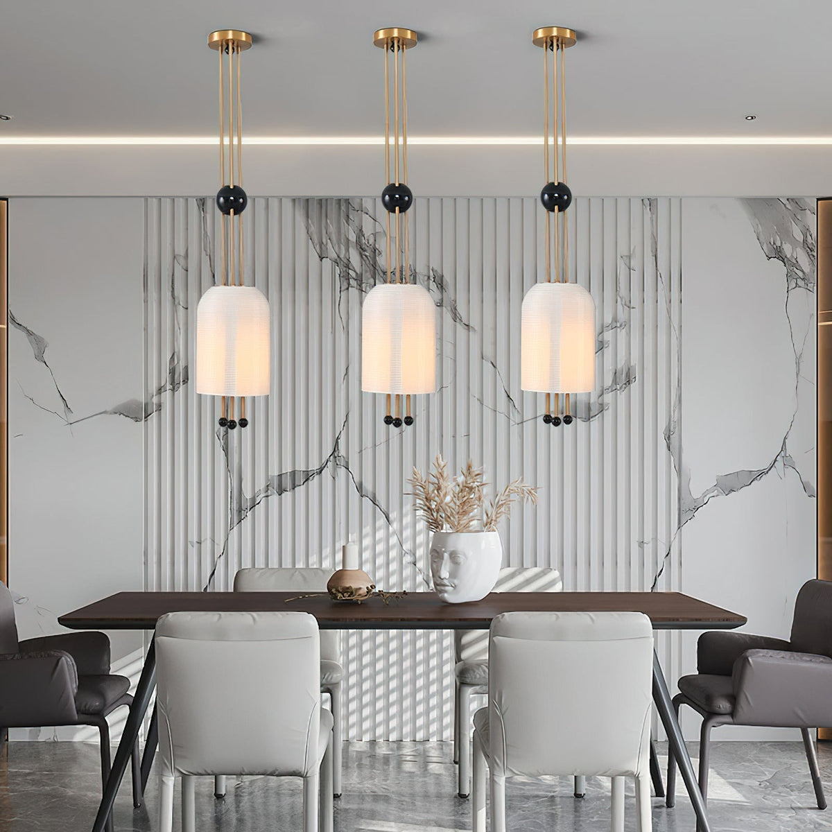 Qir Traditional Elegance Glass Pendant Light