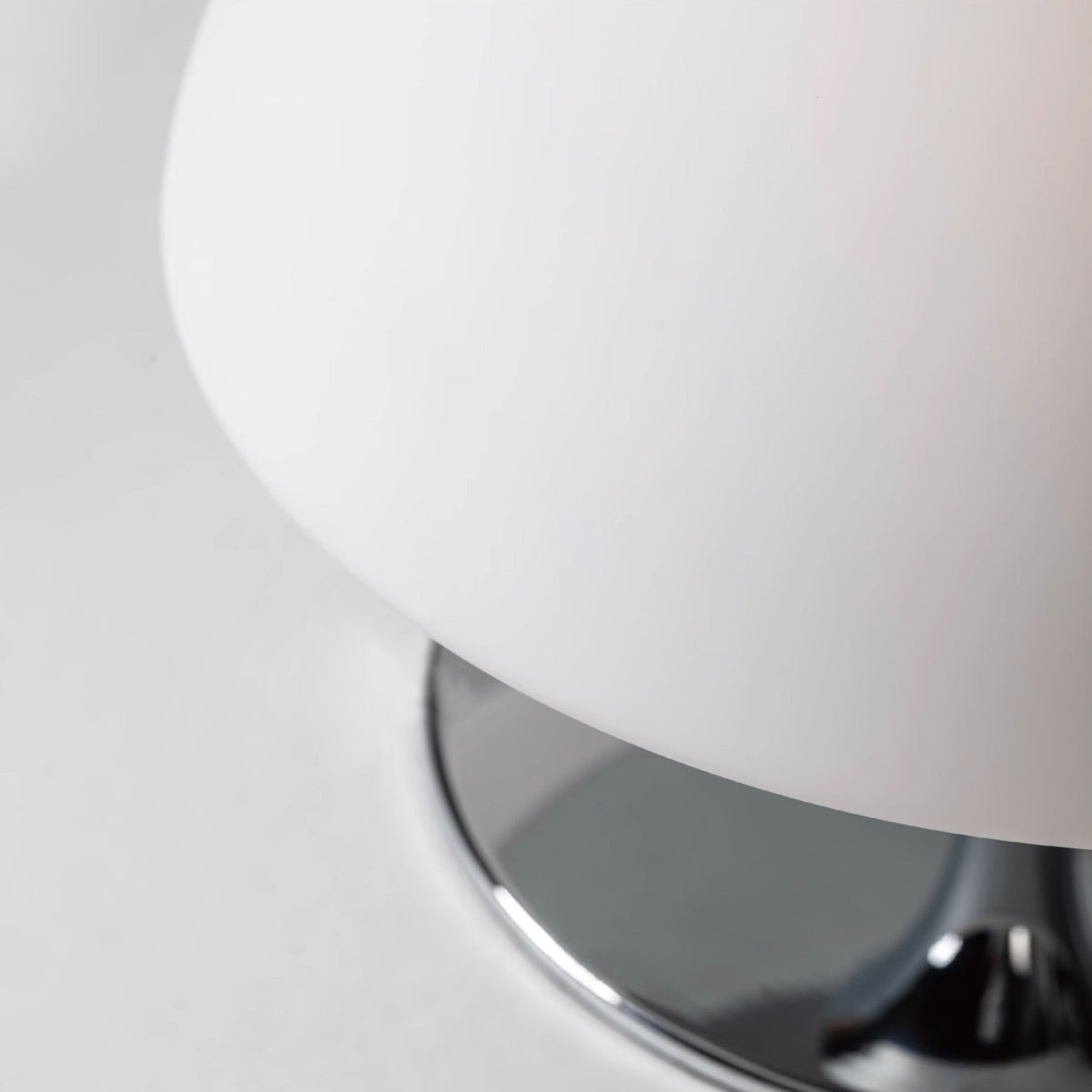 Auret Table Lamp (Built-in Battery)