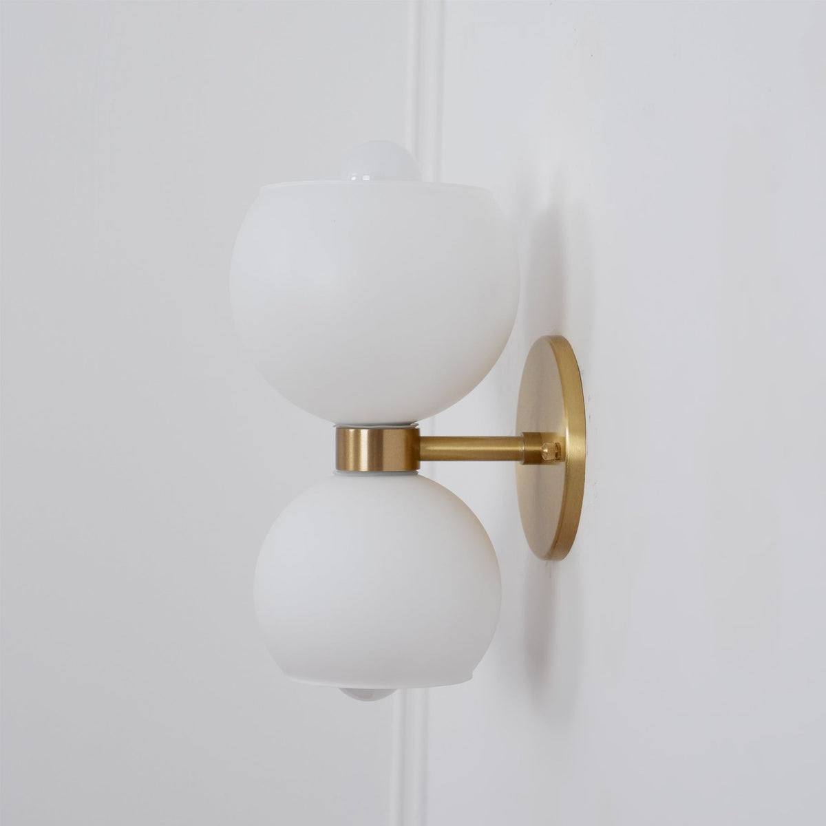 Umarion Round Pearl Glass Sconce Wall lamp