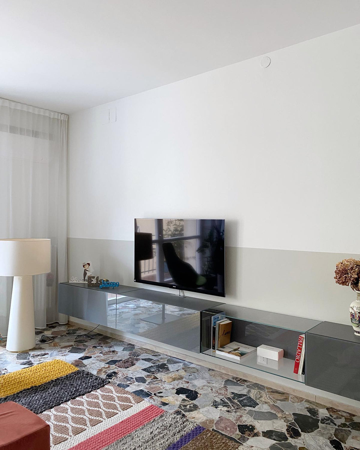 Viraalella Floor Light