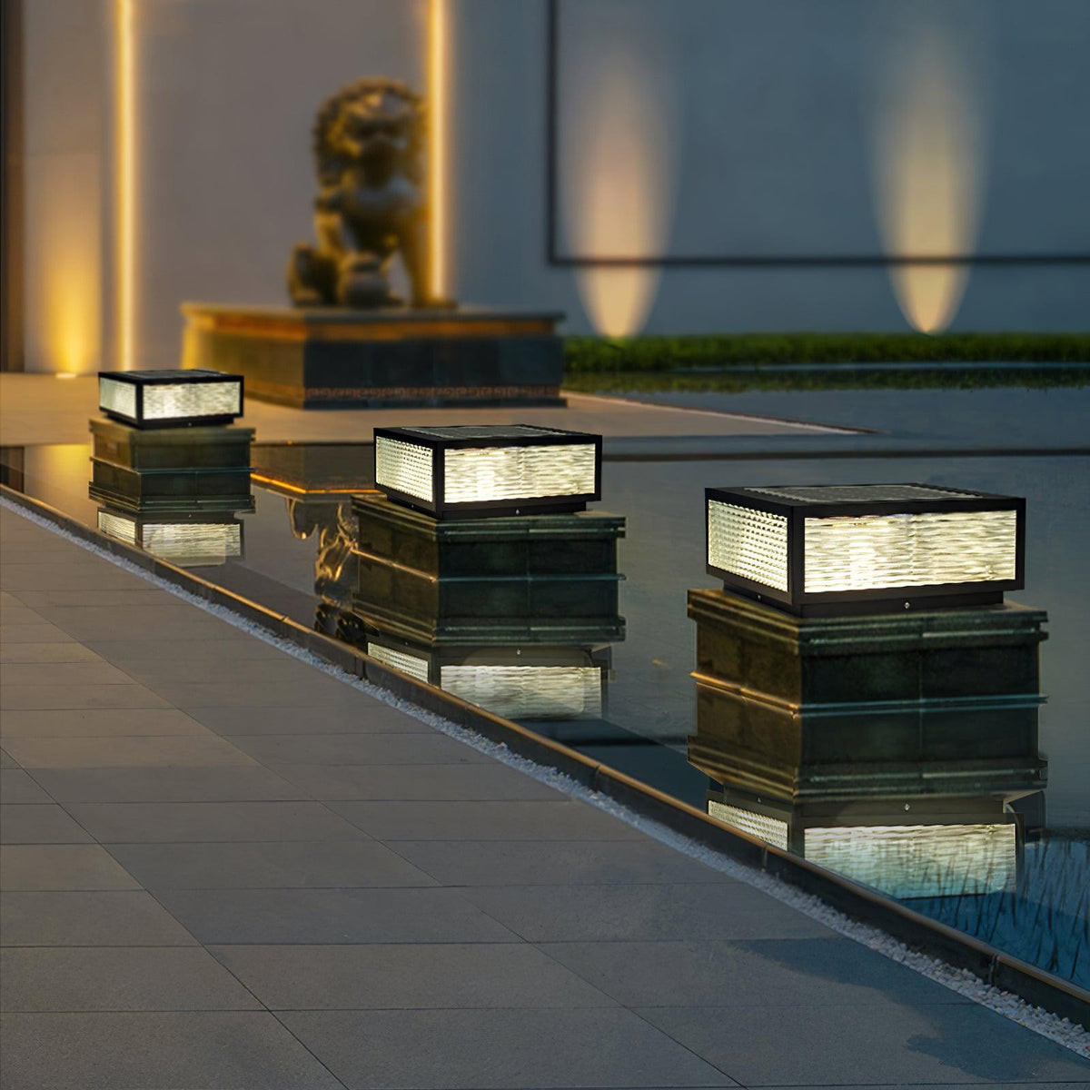 Gage Traditional Natural Glass Outdoor Light