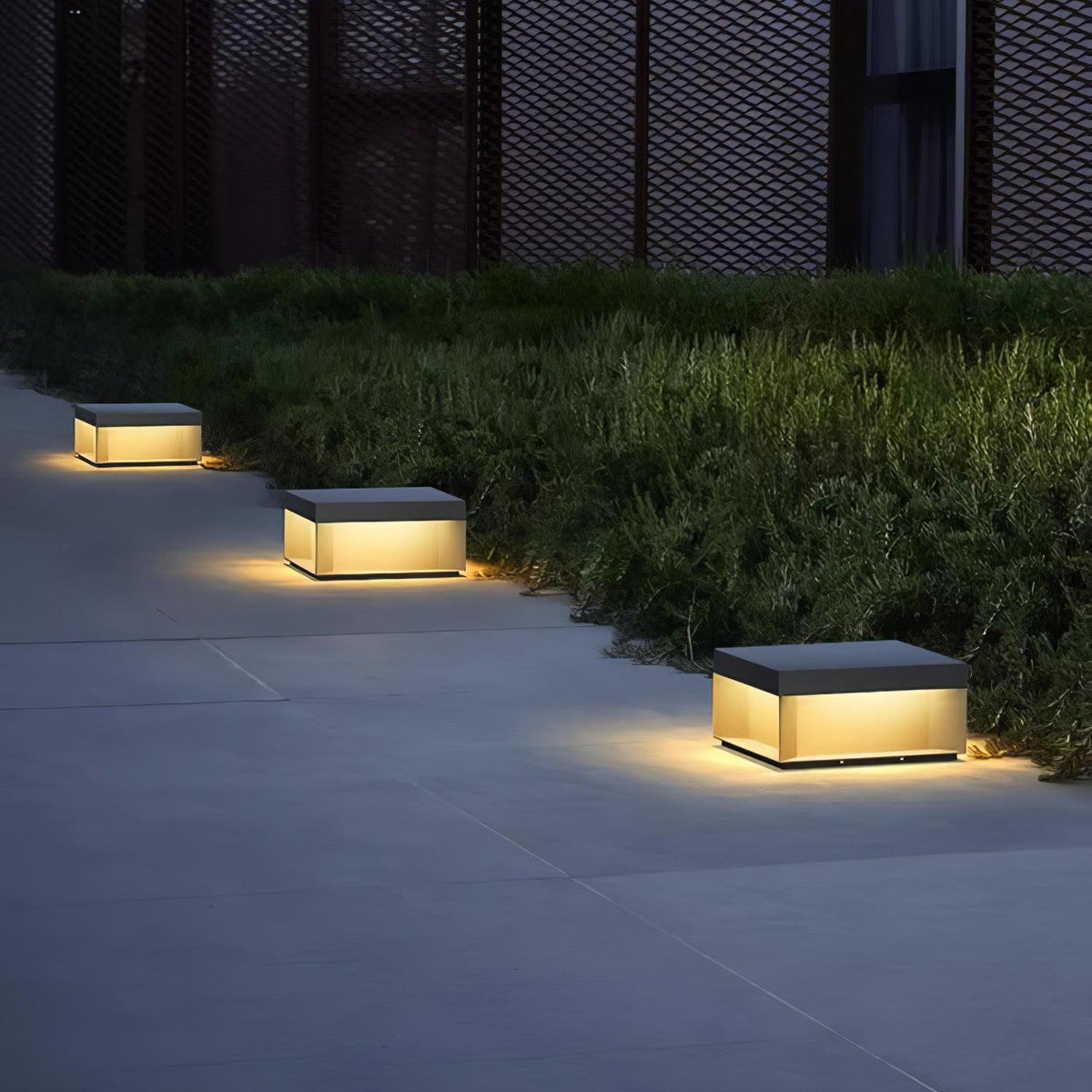 Mirisise Outdoor Light