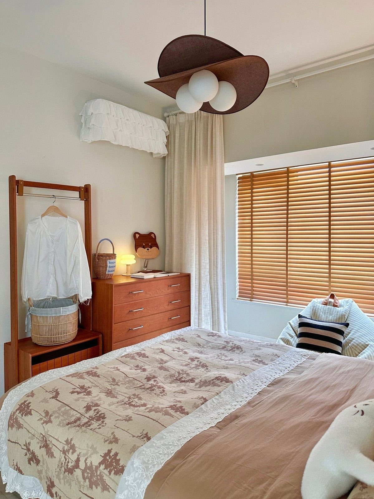 Flintis Petals Chandelier