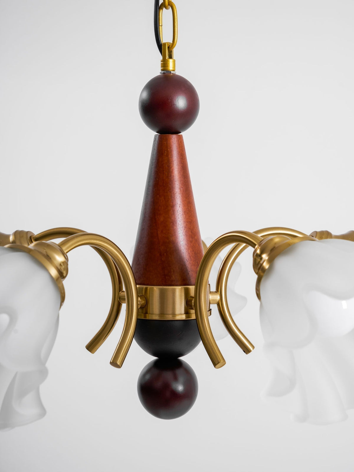 Ilvinan Traditional Elegance Wood Glass Chandelier