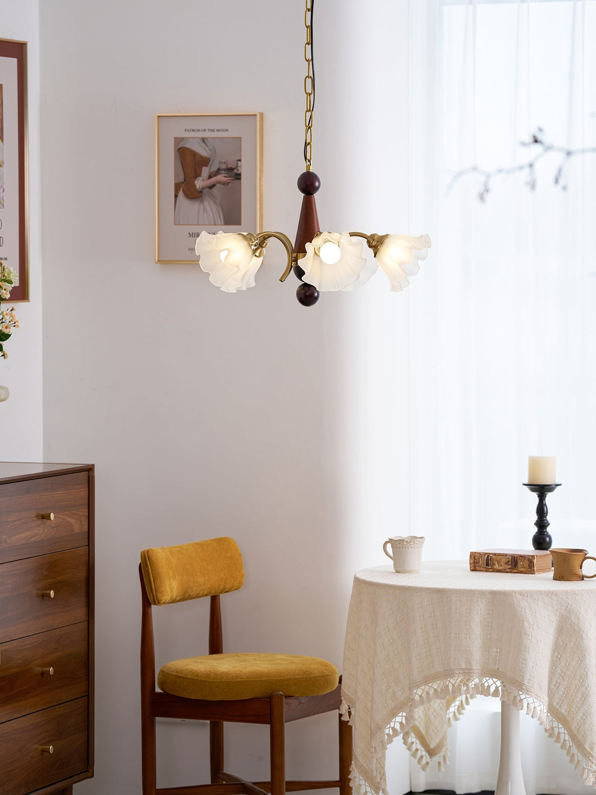 Ilvinan Traditional Elegance Wood Glass Chandelier