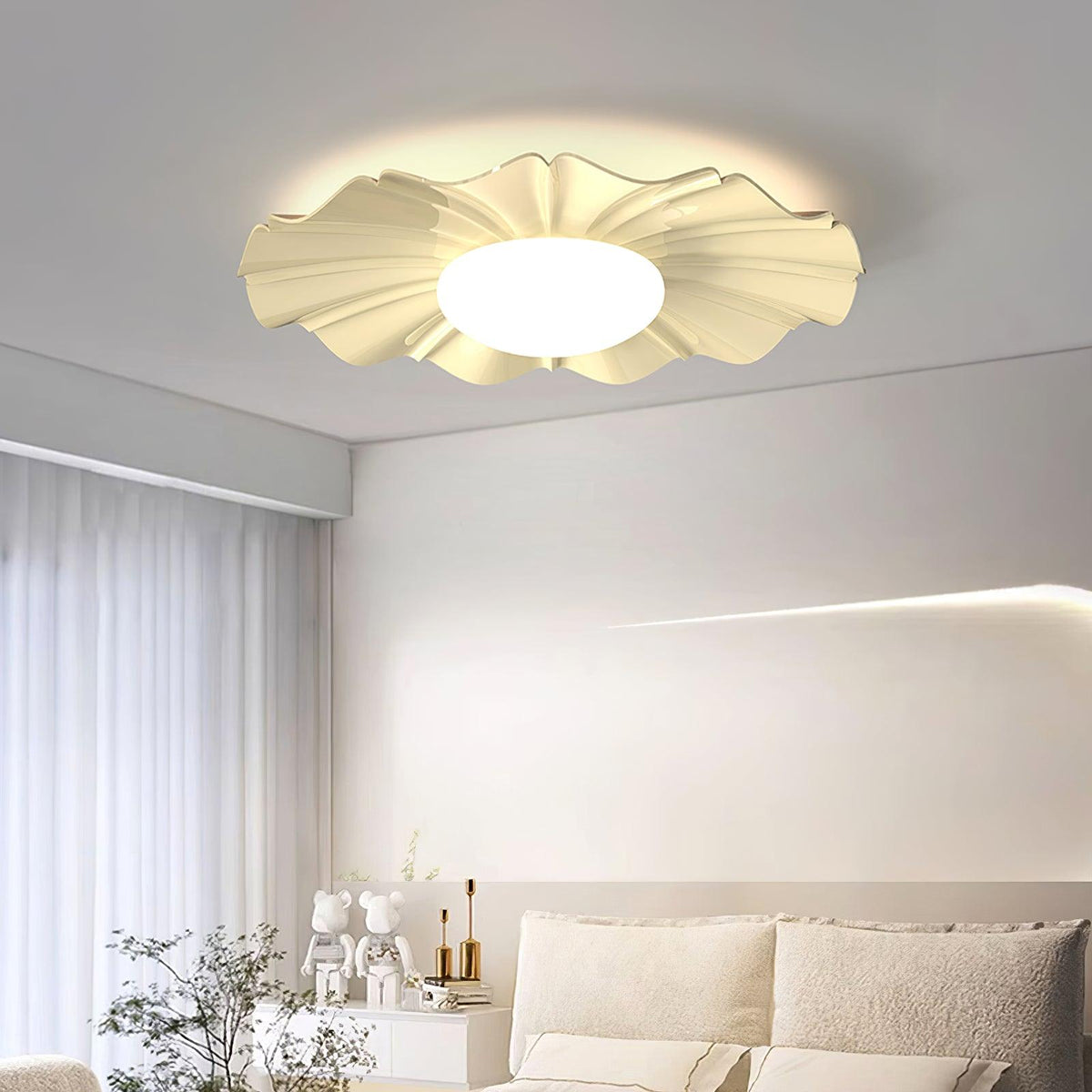 Oriiraya Ceiling Light Gold LED Scalloped for Bedroom
