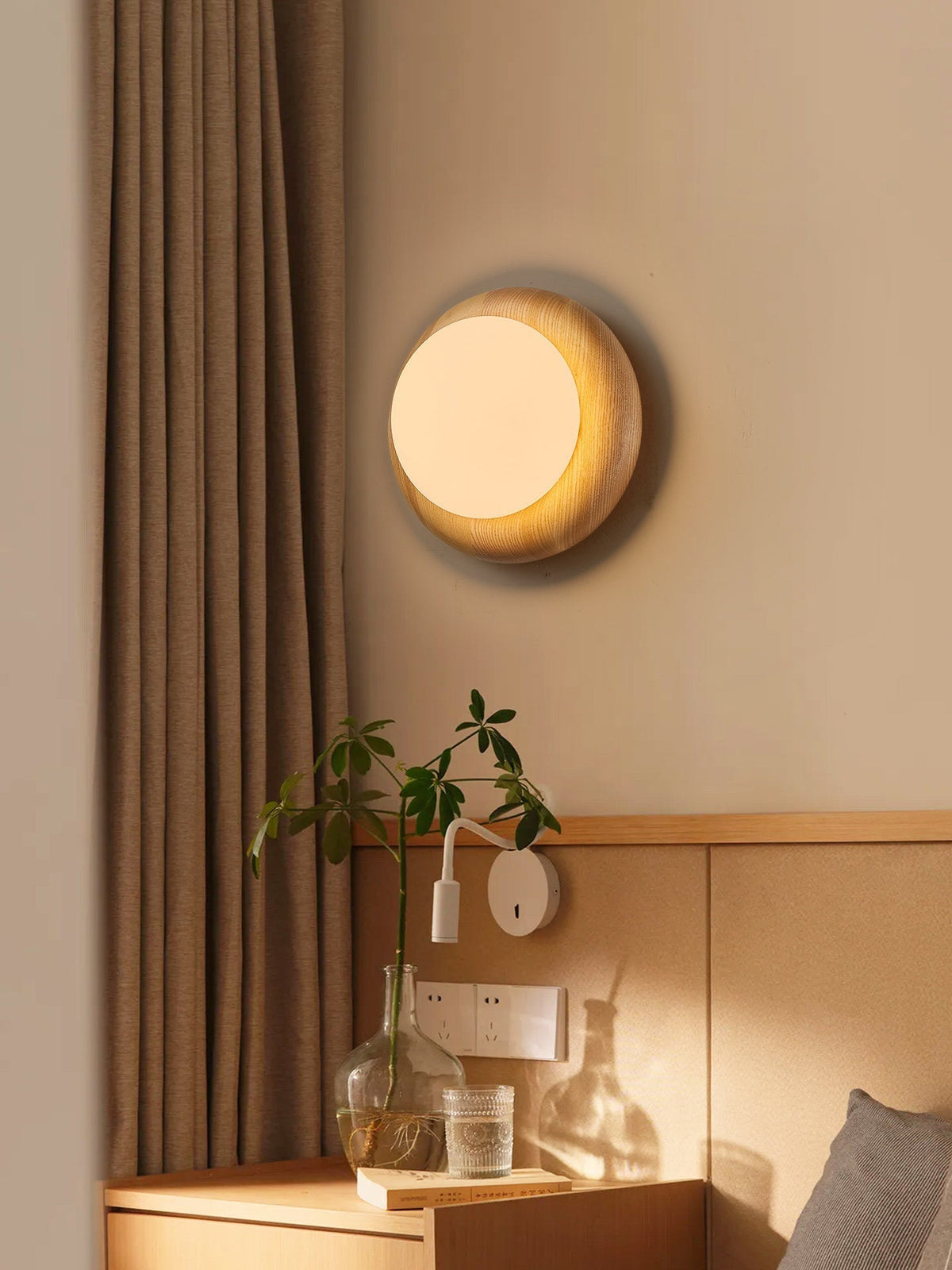 Rinaelia Wood Wall Sconce