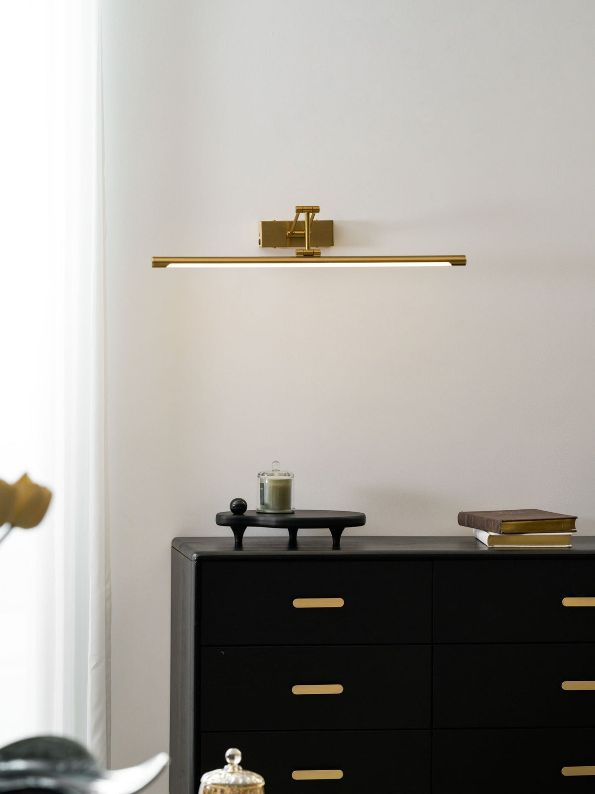 Negan Frame Rechargeable Indoor Wall Light