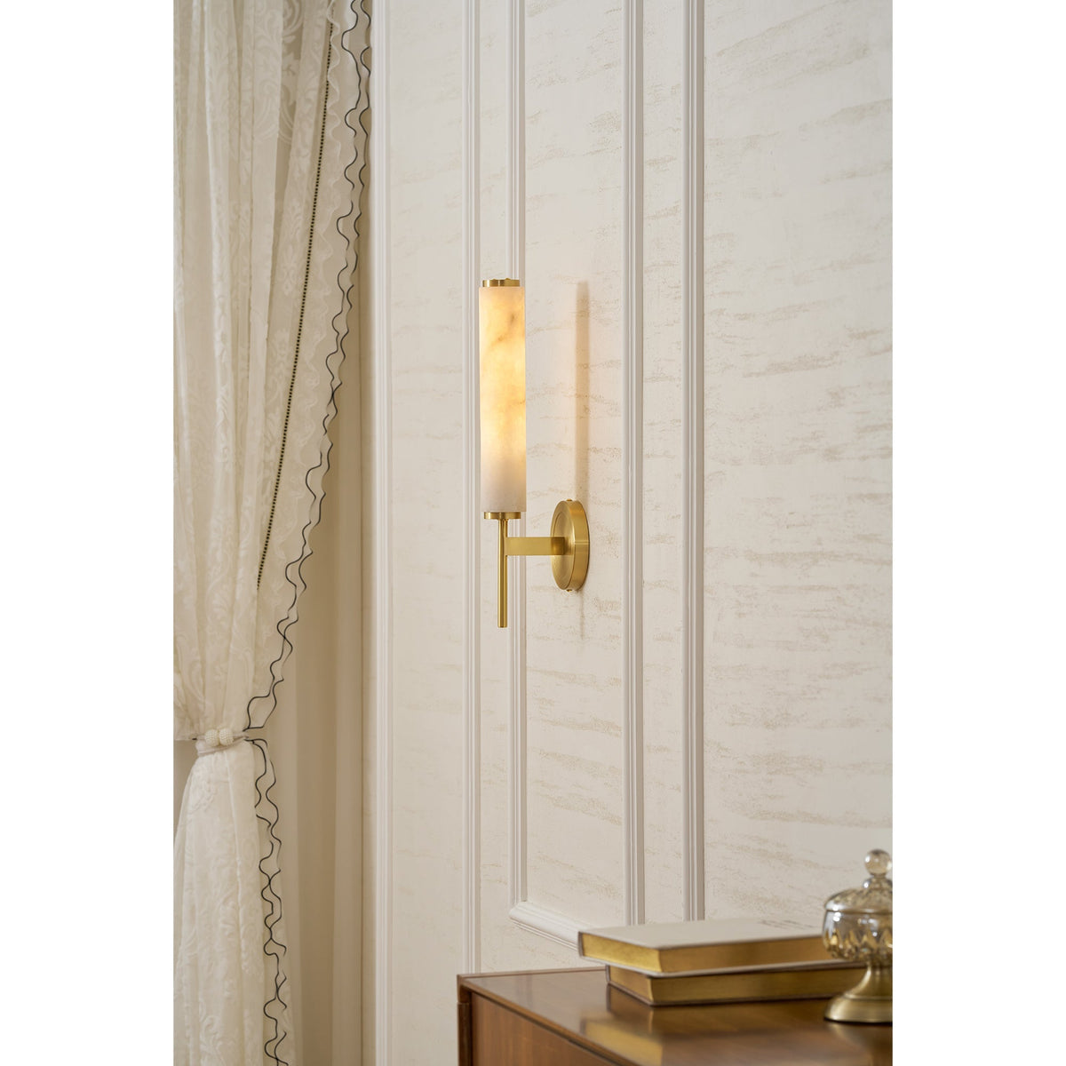 Neuma Alabaster Indoor Wall Light