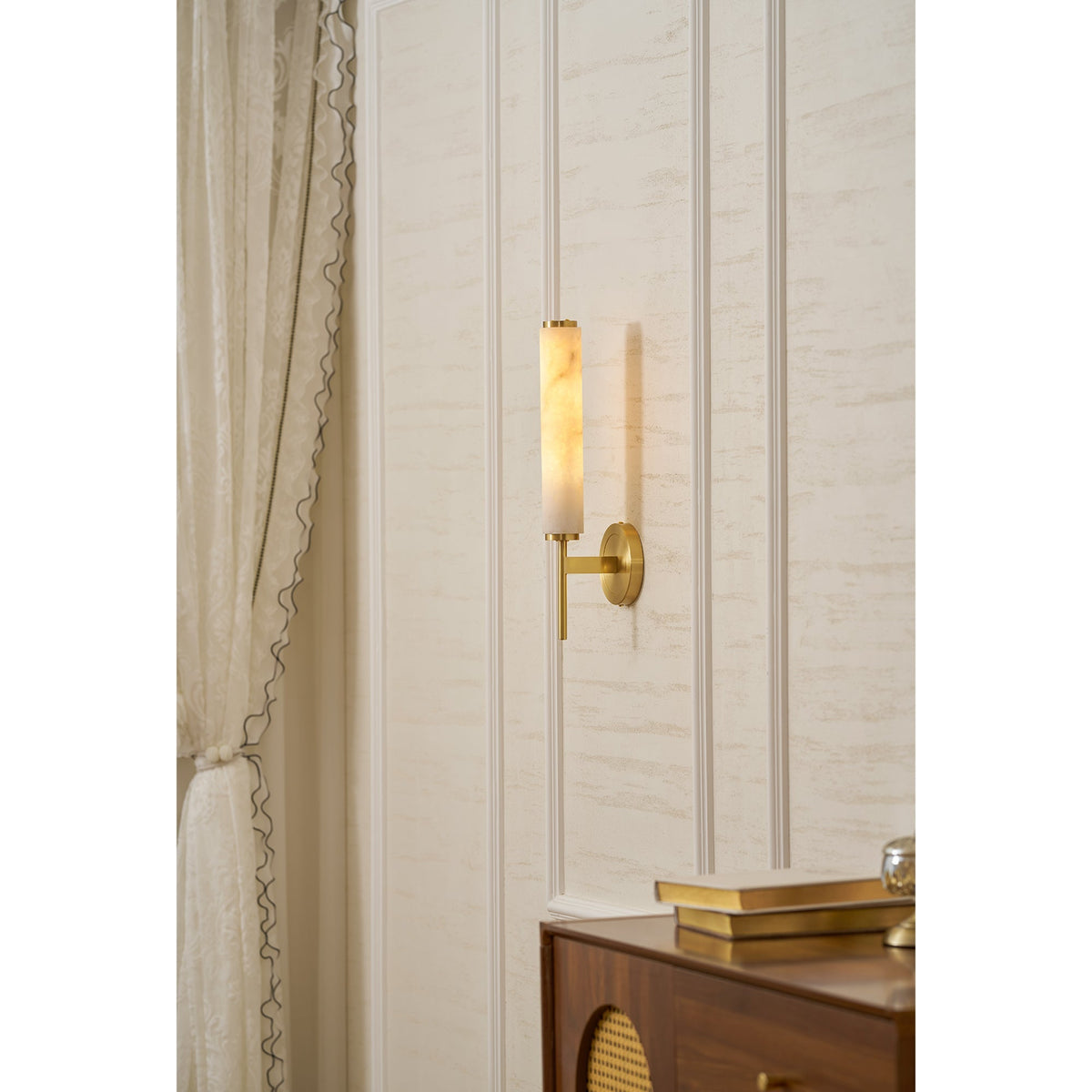 Neuma Alabaster Indoor Wall Light