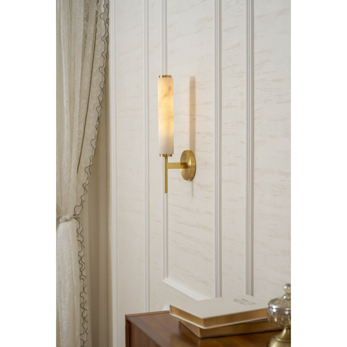 Neuma Alabaster Indoor Wall Light