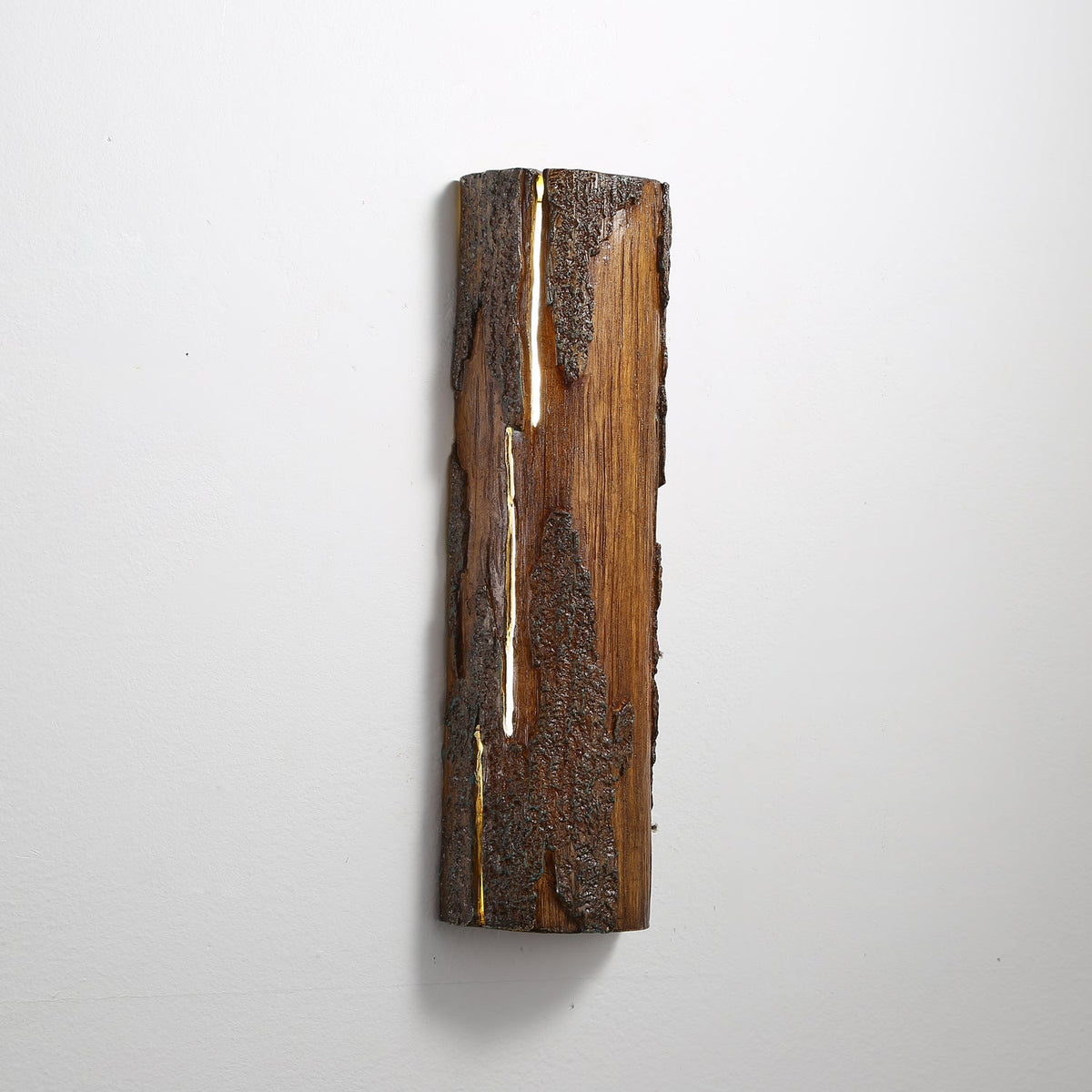 Lorelei Broken Bark Resin Wall Light