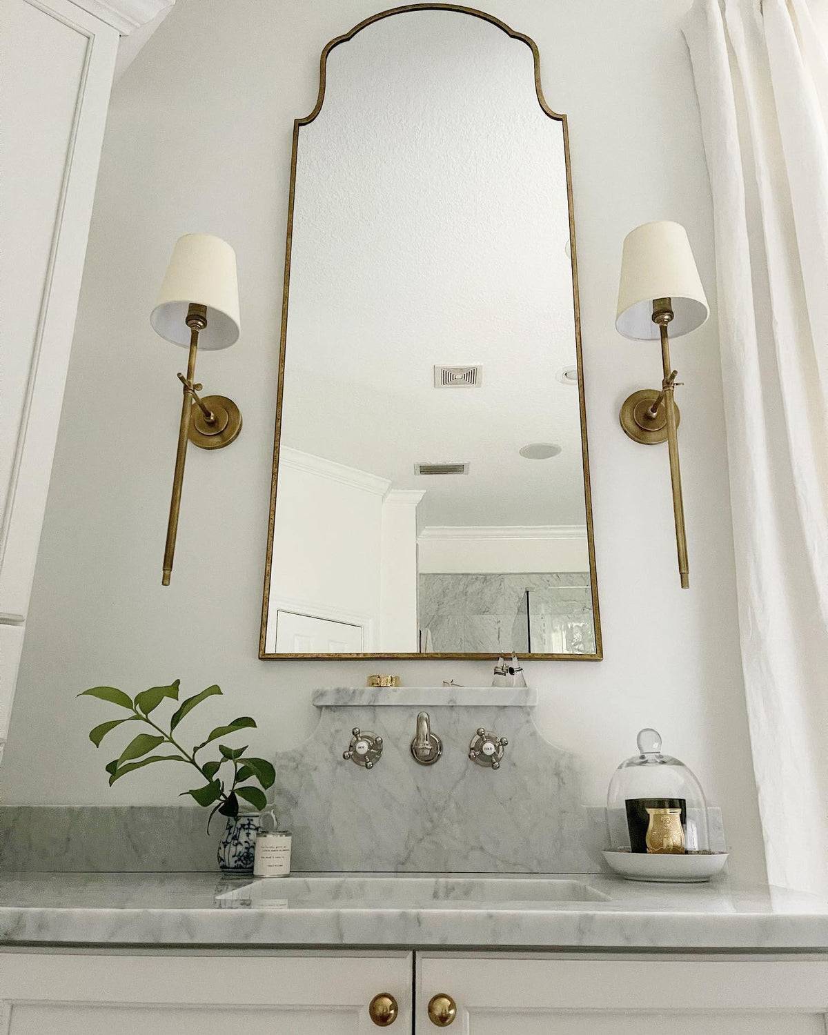 Lioranella Wall Lamp
