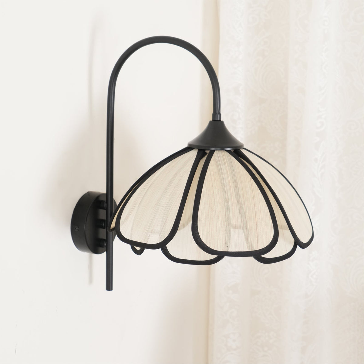 Ivsiliel Natural Burnt Petal Wall Lamp