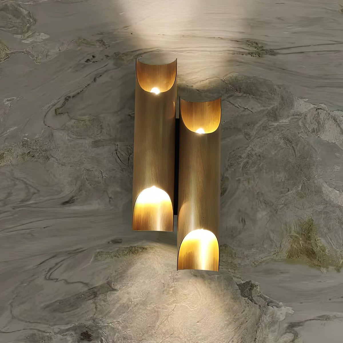 Zodoran Traditional Brass Wall Lamp