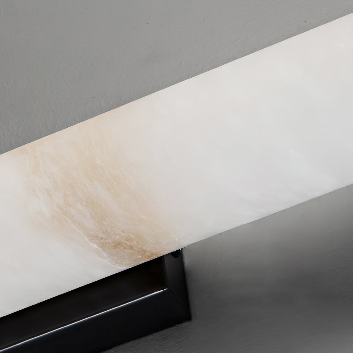 Velarelia Wall Lamp