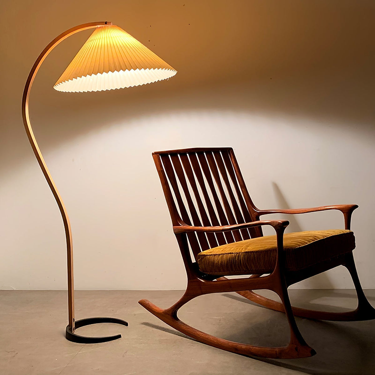 Viaro Wood Floor Lamp