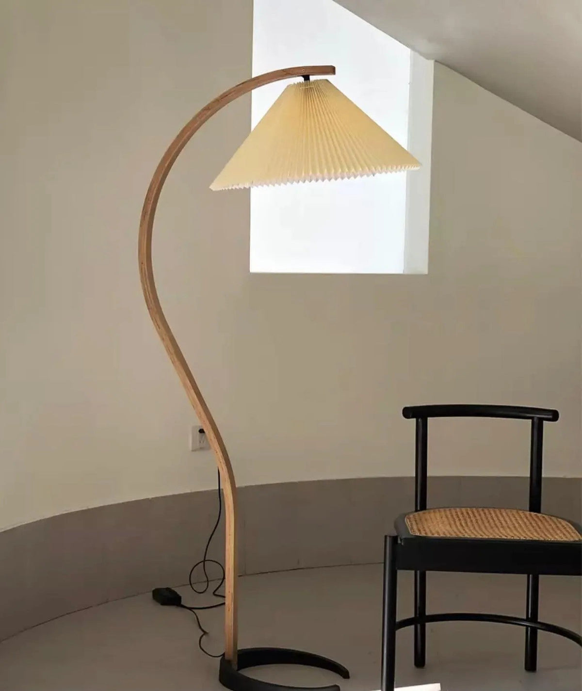 Viaro Wood Floor Lamp