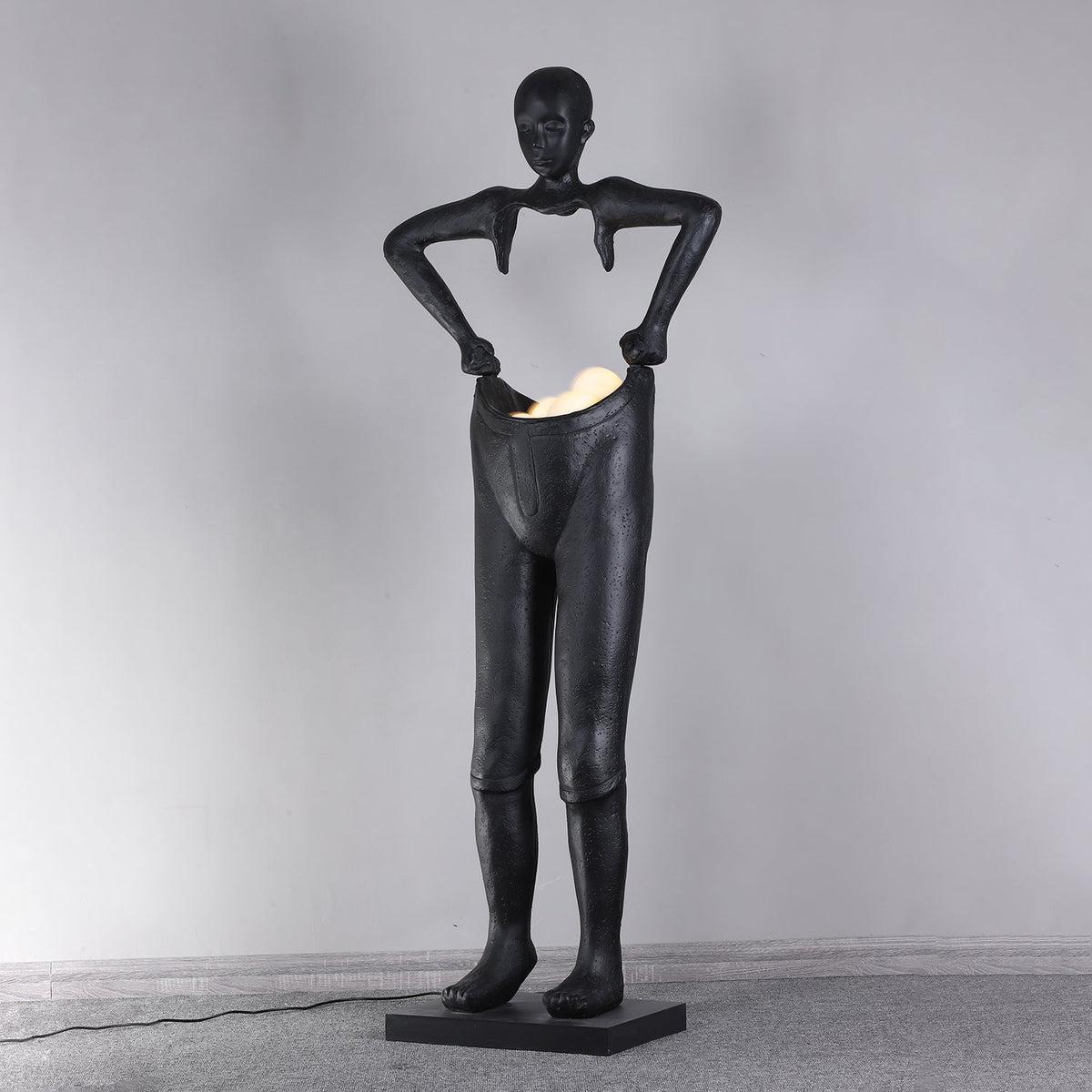 Vamiryra Sculptural Black Floor Lamp